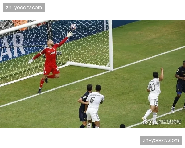 皇马前场逼抢强度波动，强强对话中场控制力有待加强