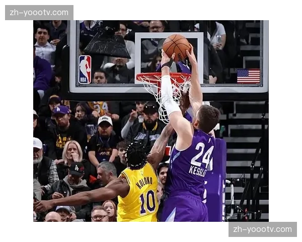 雷迪克末节启用海斯护框 3次封盖限制魔术内线进攻 雷迪克末节启用海斯护框 3次封盖限制魔术内线进攻